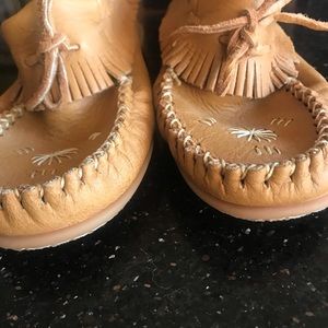 wakonsun moccasins